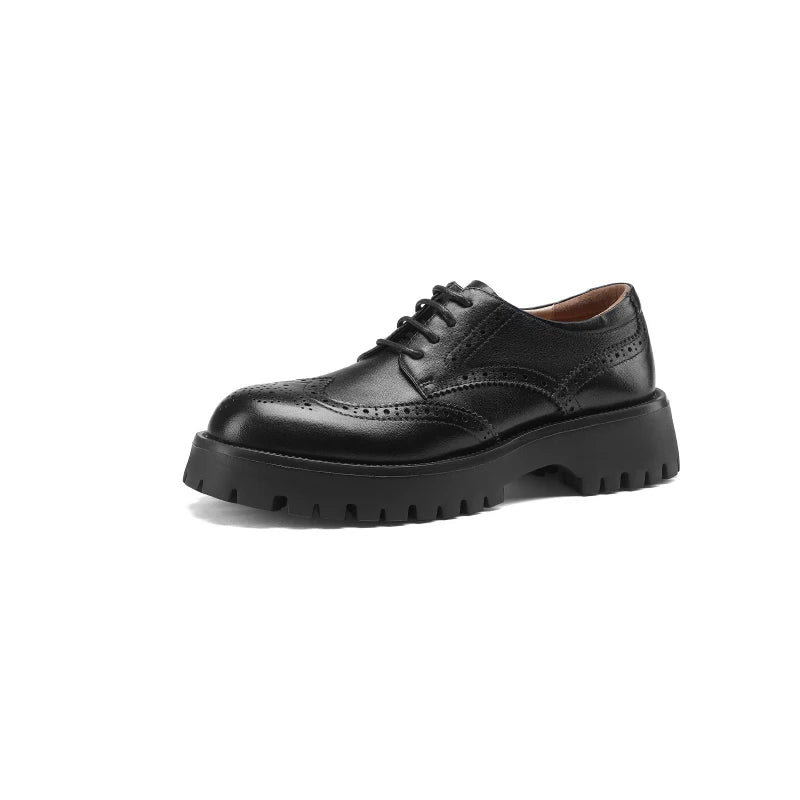 Zapatos Derby de mujer en cuero con plataforma y detalles brogue