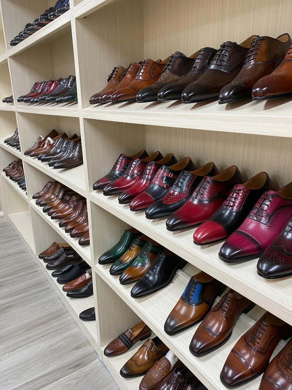 Zapatos Oxford de hombre en cuero con detalles wingtip