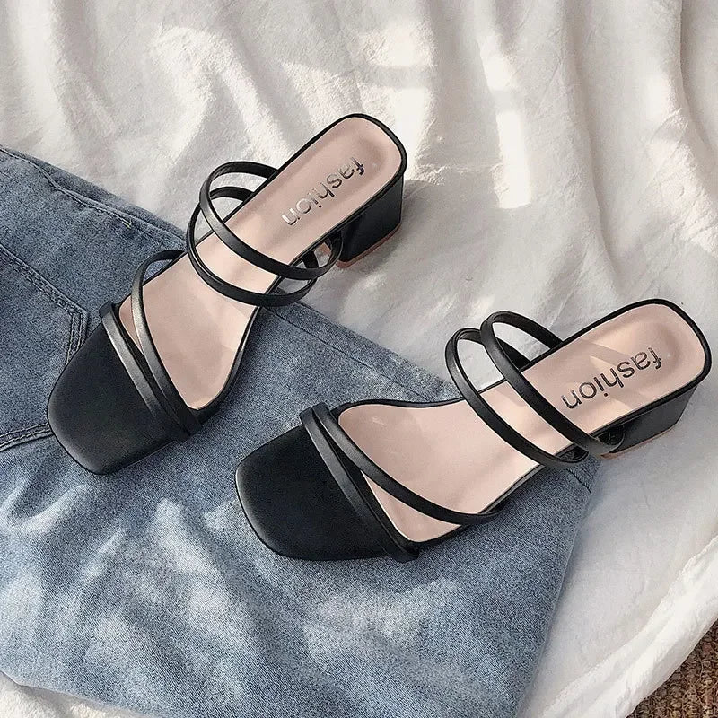 Sandalias de mujer de PU con taco cuadrado alto y tiras cruzadas