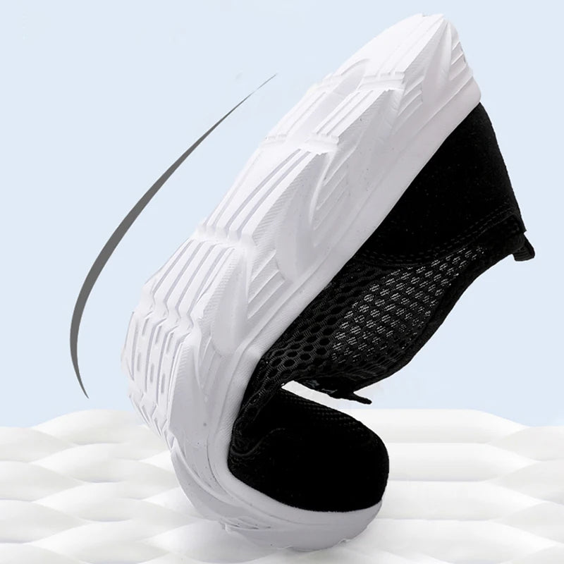 Zapatillas slip on de malla con plantilla textil