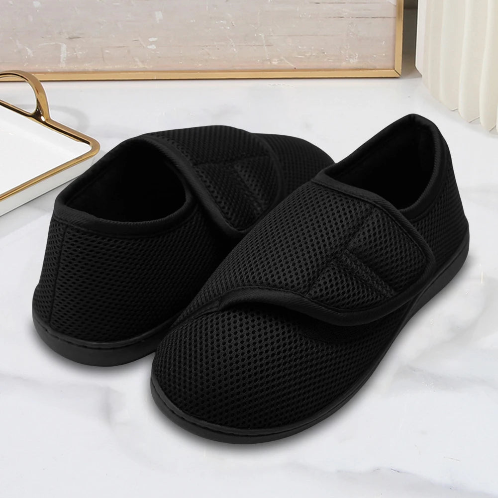Zapatillas amplias con abrojo e interior de peluche