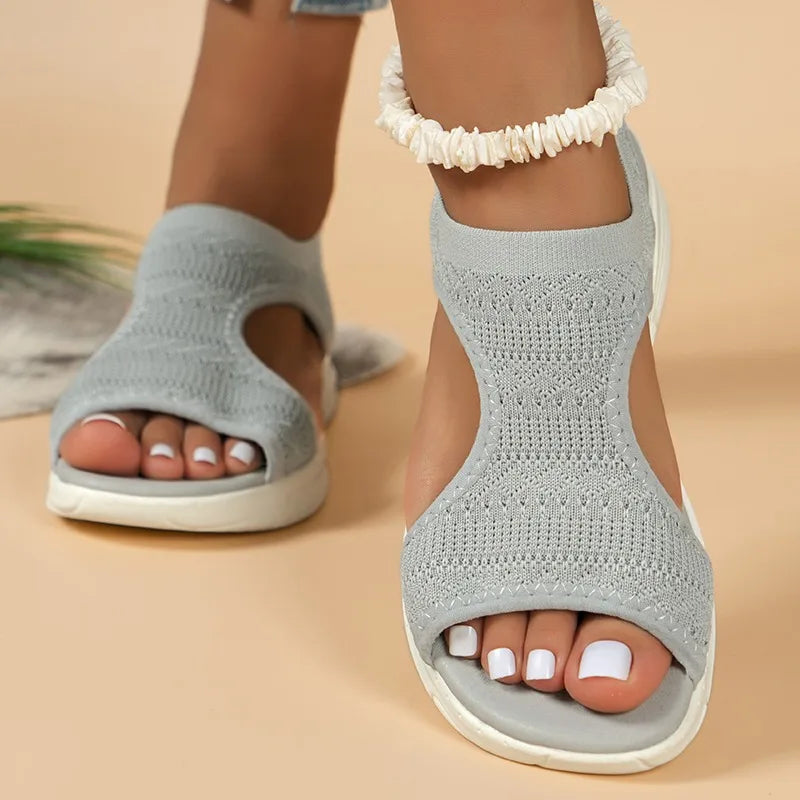 Sandalias de malla con taco chino y plantilla de látex