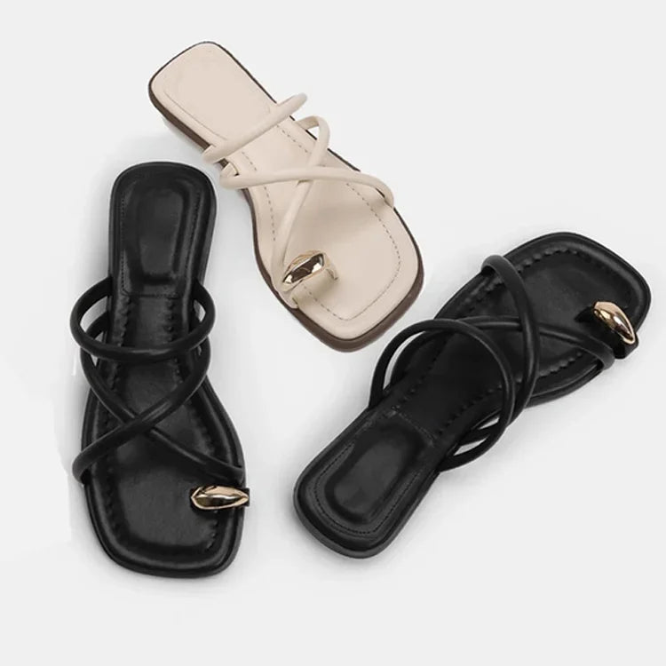 Sandalias de tiras cruzadas con taco cuadrado bajo