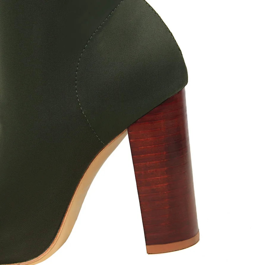 Botas tipo media de seda con taco bloque de 10 cm