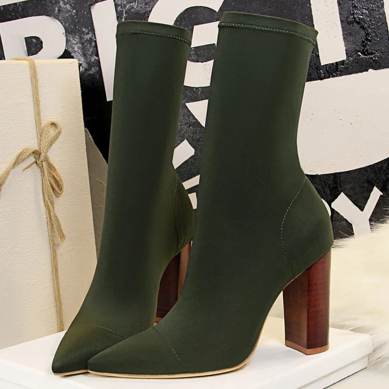 Botas tipo media de seda con taco bloque de 10 cm