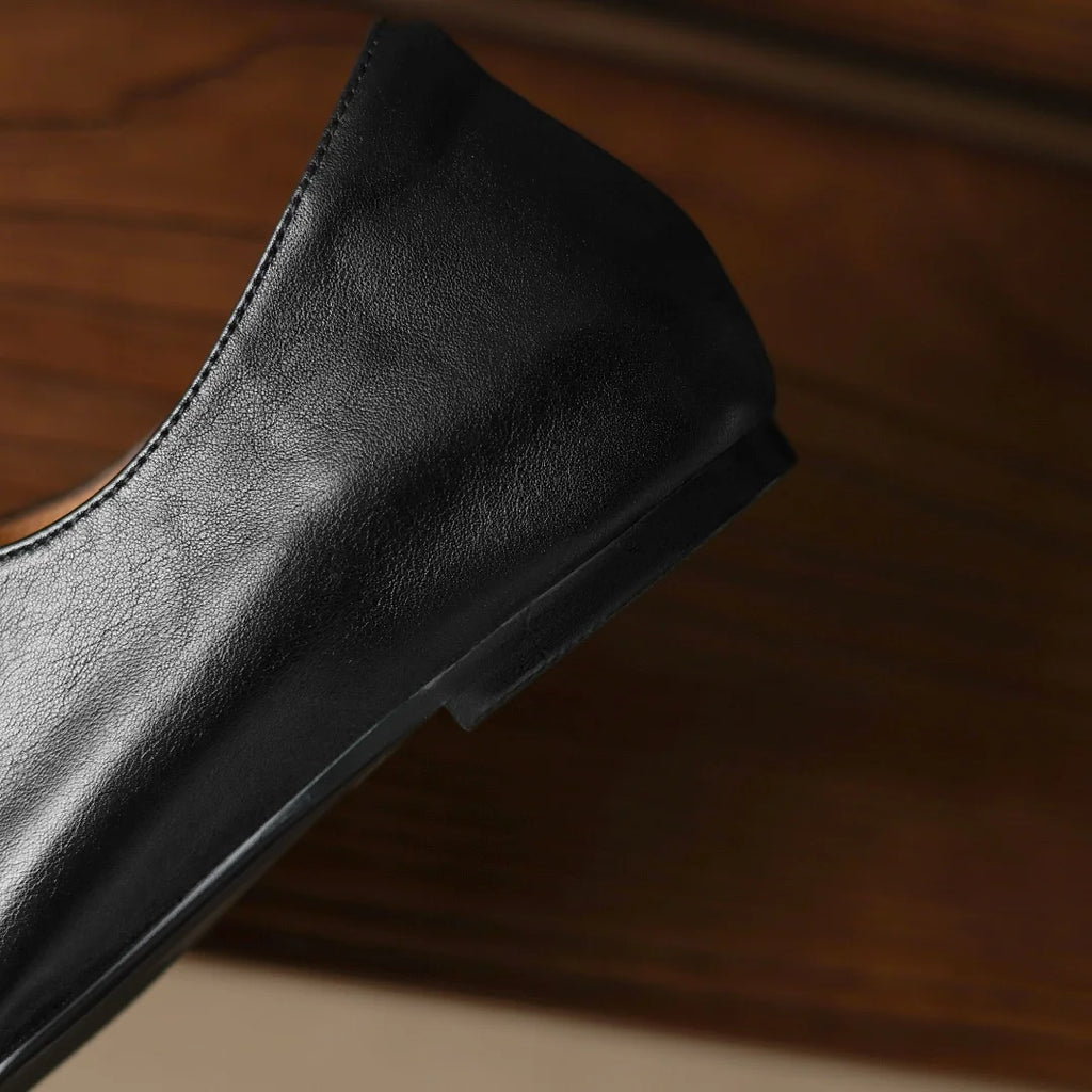 Zapatos de mujer en cuero con cordones y punta redonda