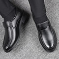 Zapatos de vestir negros de microfibra en dos modelos