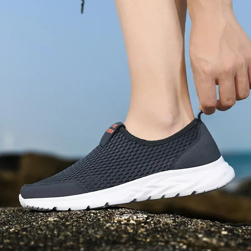 Zapatillas unisex de tela con construcción cosida