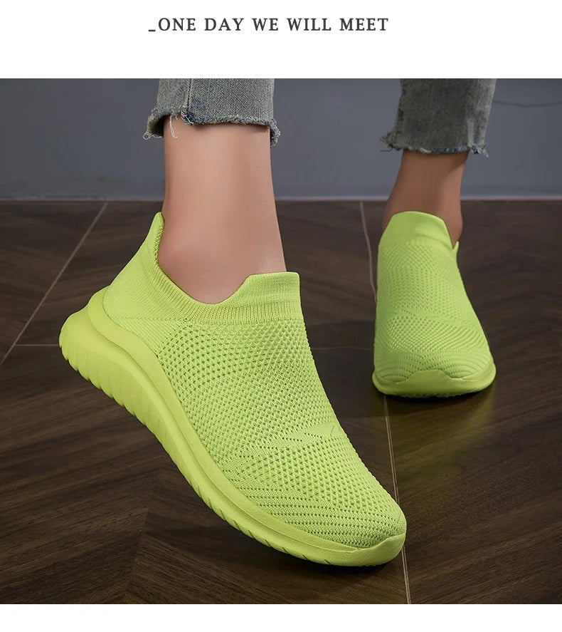 Zapatillas unisex sin cordones con capellada de malla y base de EVA