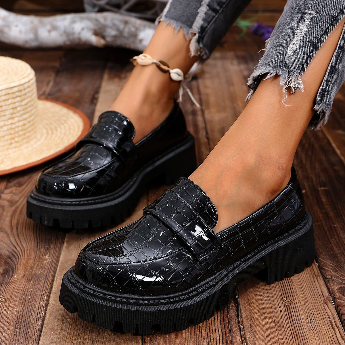 Mocasines de mujer con plataforma y acabado charol