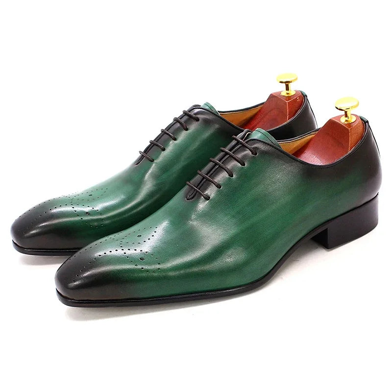 Zapatos Oxford de cuero con diseño wholecut