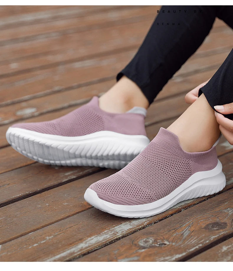 Zapatillas unisex sin cordones con capellada de malla y base de EVA