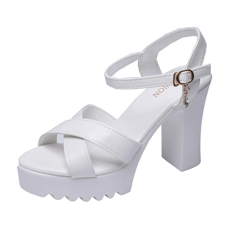 Sandalias de plataforma con taco chino alto y tiras cruzadas