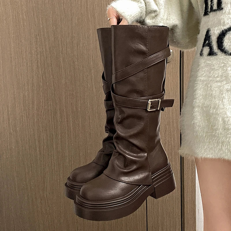 Botas de caña alta con plataforma y taco cuadrado