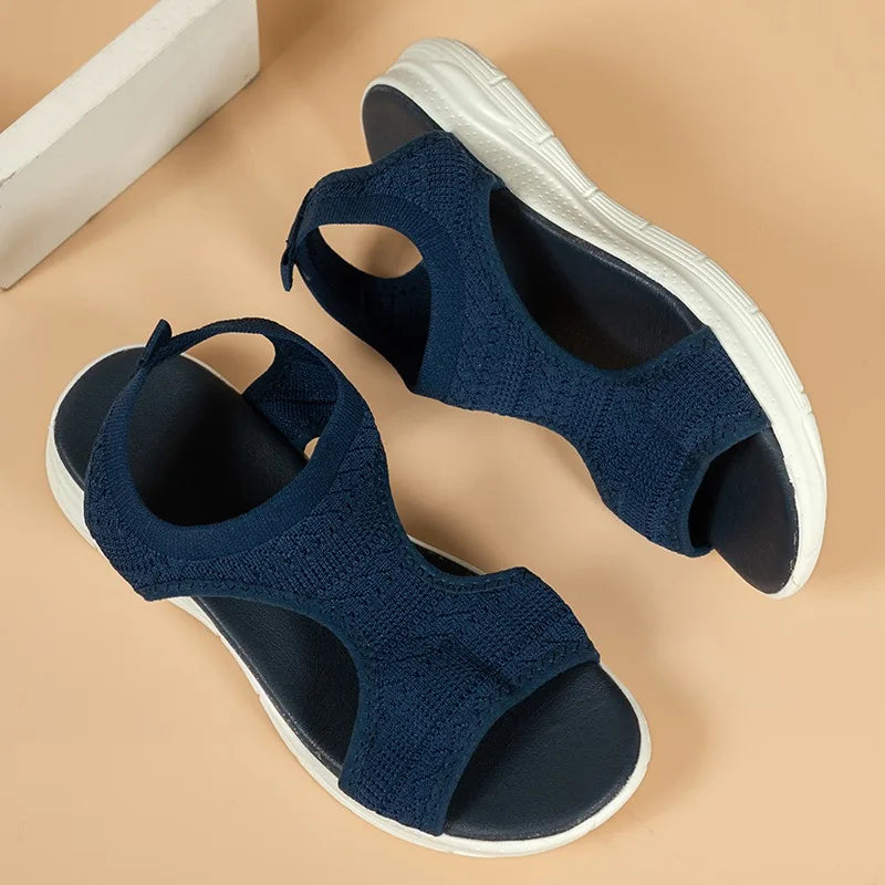 Sandalias de malla con taco chino y plantilla de látex
