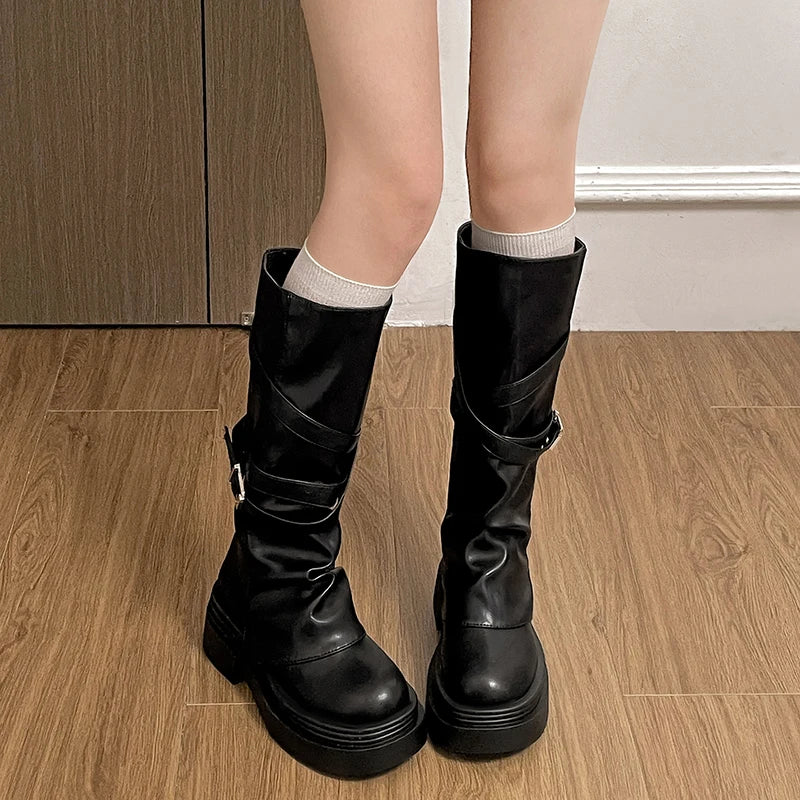 Botas de caña alta con plataforma y taco cuadrado