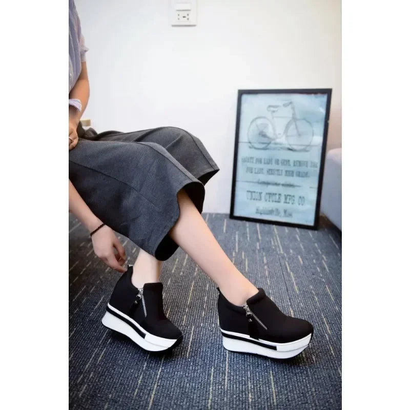 Zapatillas de lona con taco cuña interno y cierre