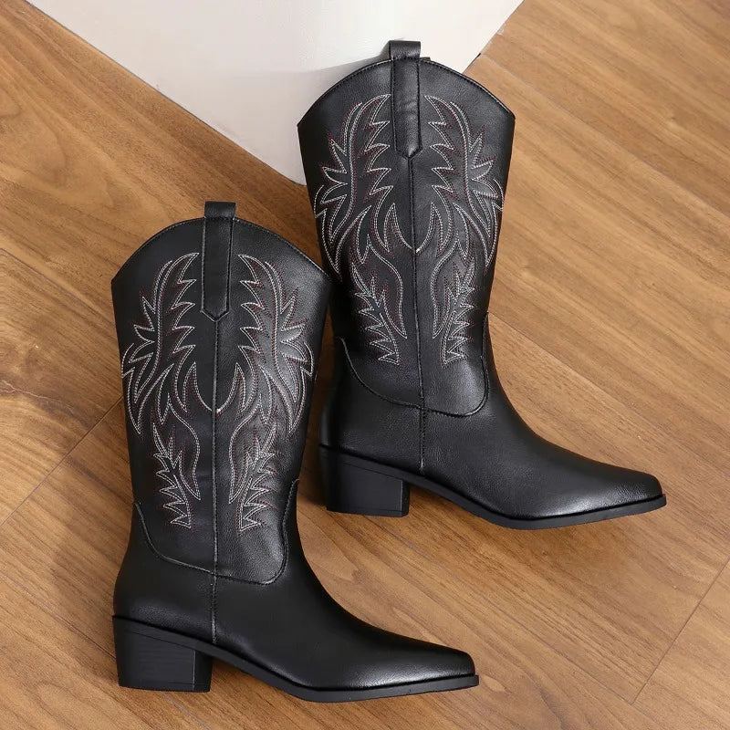 Botas texanas bordadas de media caña con punta fina