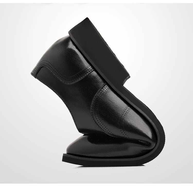 Zapatos Derby de PU con picado brogue