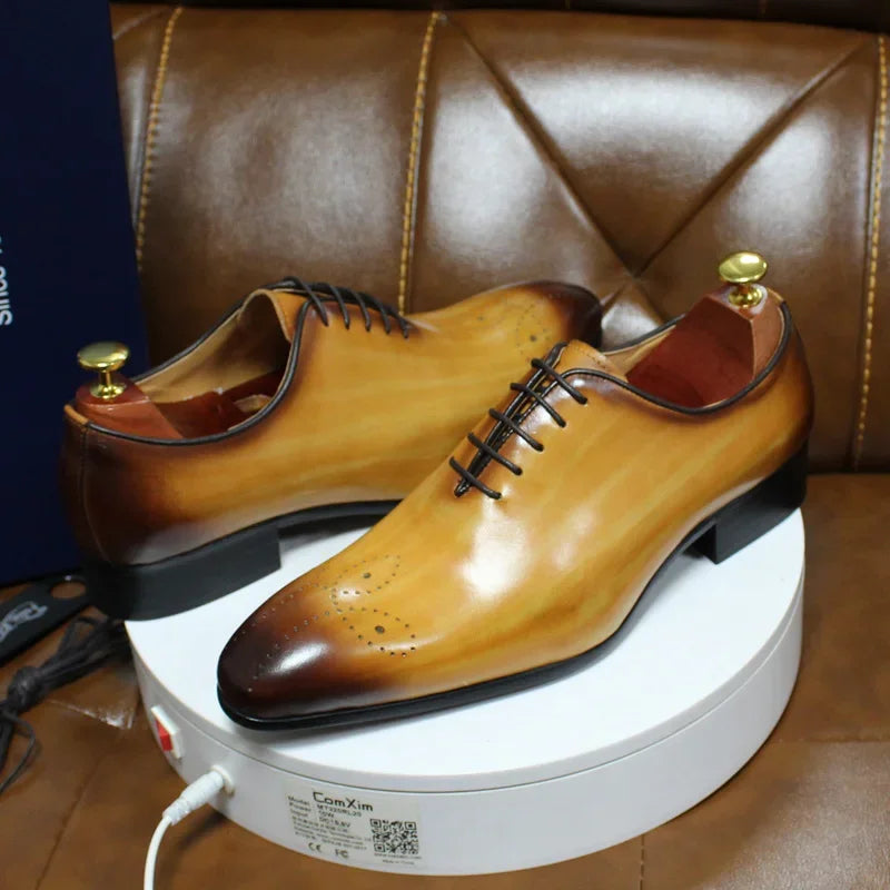 Zapatos Oxford de cuero con diseño wholecut