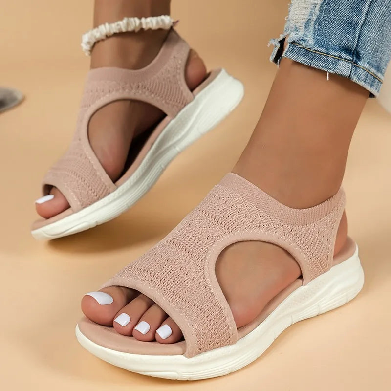 Sandalias de malla con taco chino y plantilla de látex
