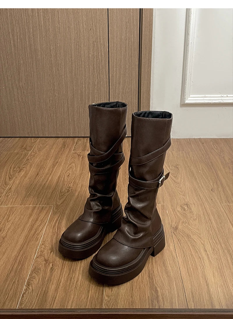 Botas de caña alta con plataforma y taco cuadrado