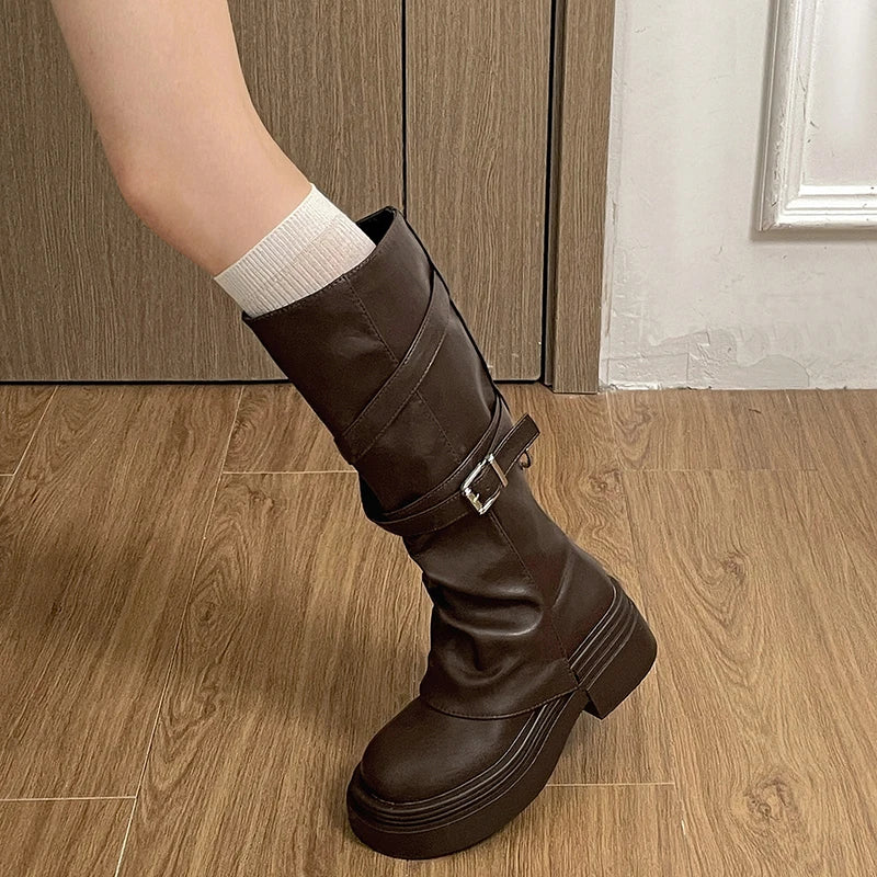 Botas de caña alta con plataforma y taco cuadrado