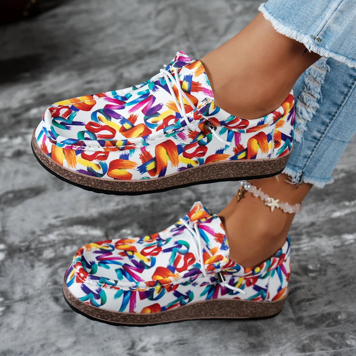 Zapatillas de lona con detalles multicolor y cordones