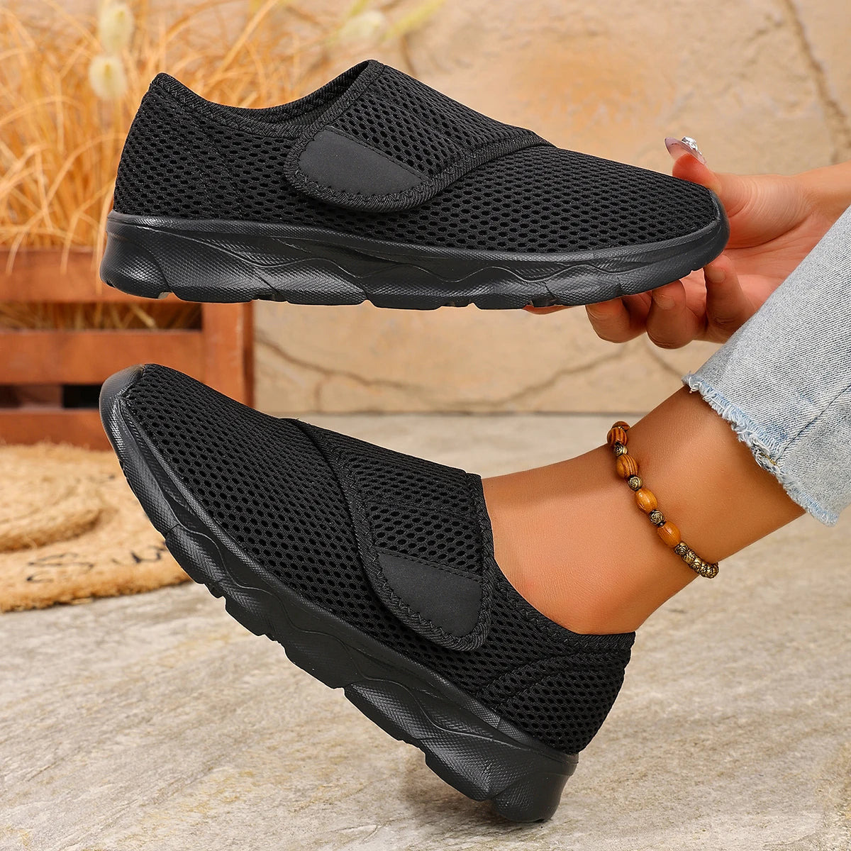 Zapatillas bajas de poliéster con ajuste de abrojo