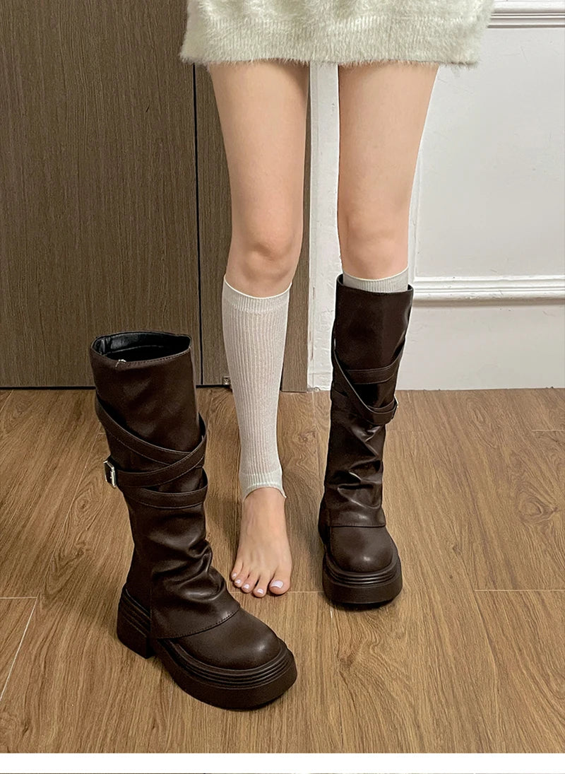Botas de caña alta con plataforma y taco cuadrado