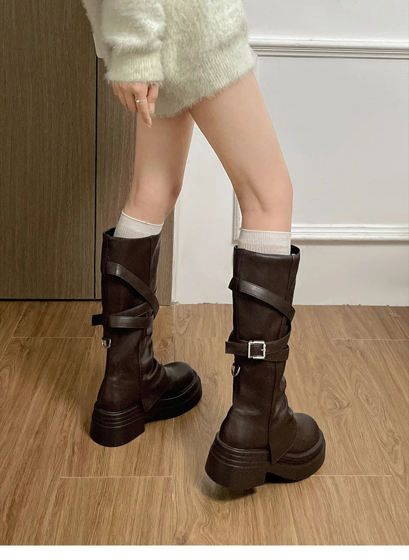 Botas de caña alta con plataforma y taco cuadrado