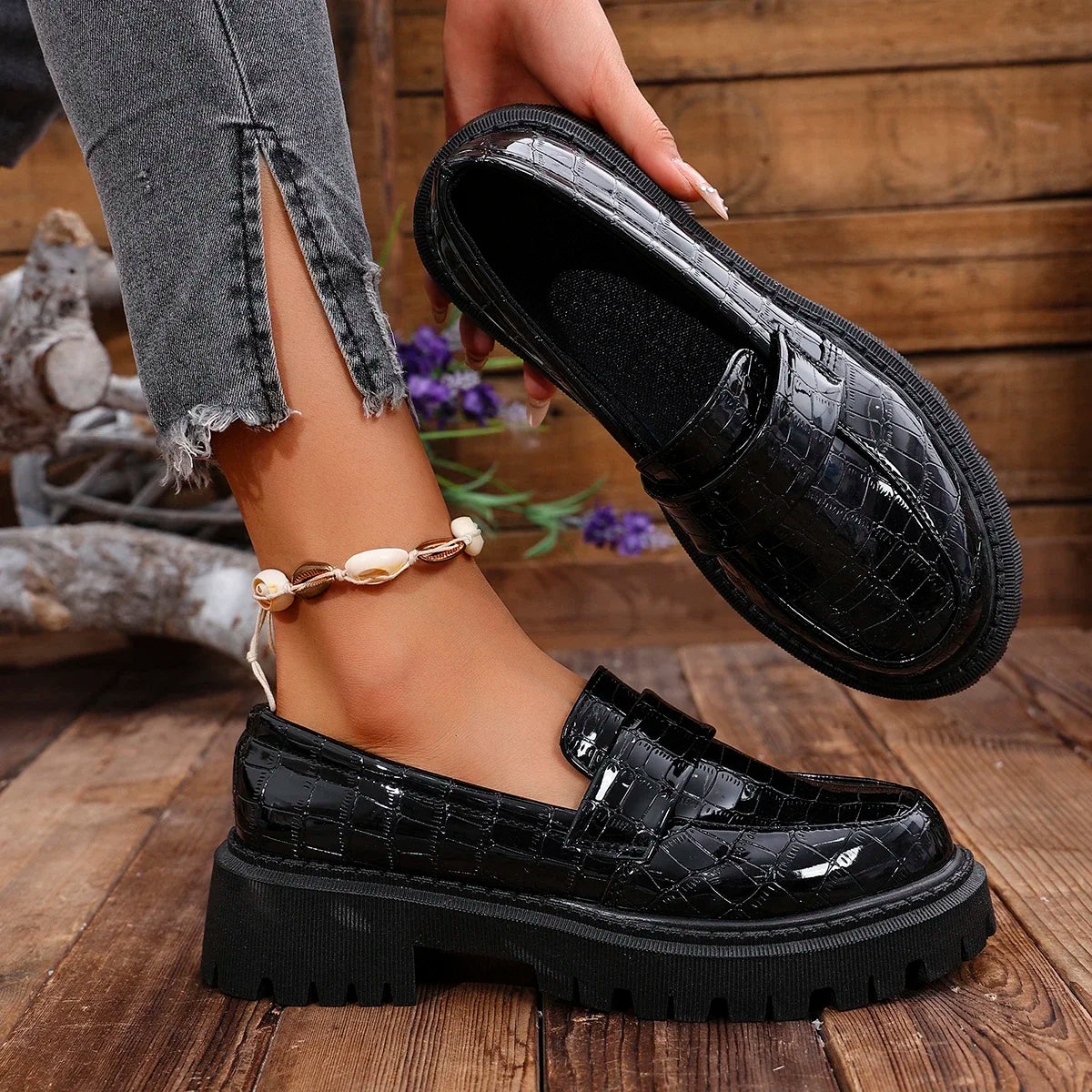 Mocasines de mujer con plataforma y acabado charol