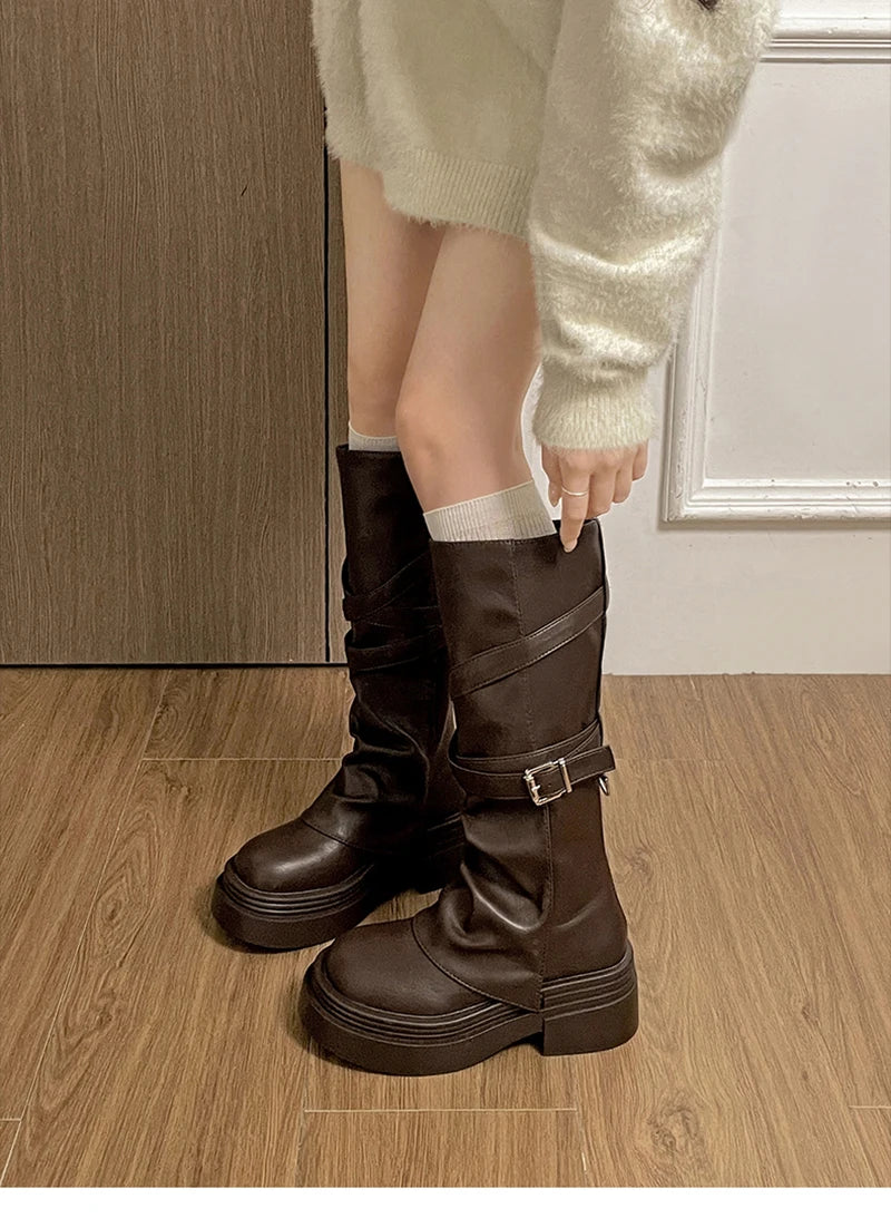 Botas de caña alta con plataforma y taco cuadrado