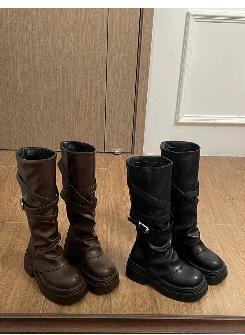 Botas de caña alta con plataforma y taco cuadrado
