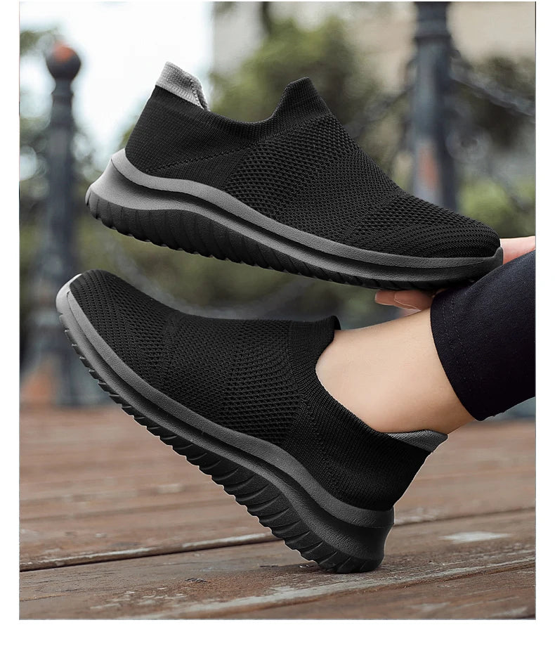 Zapatillas unisex sin cordones con capellada de malla y base de EVA