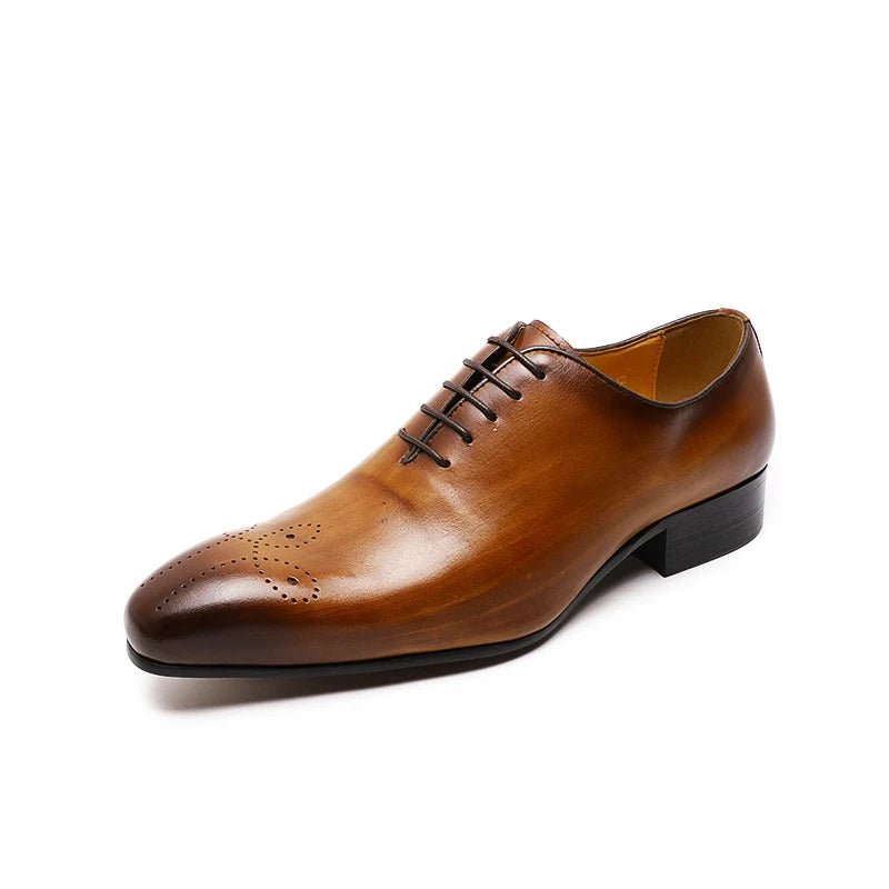 Zapatos Oxford de cuero con diseño wholecut