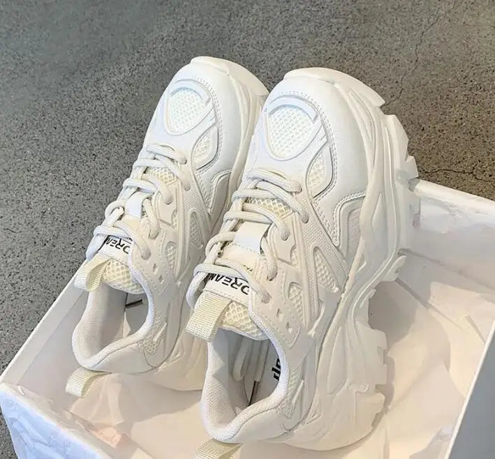 Zapatillas de mujer con plataforma y capellada de malla