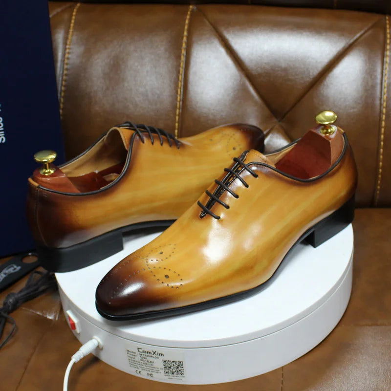 Zapatos Oxford de cuero con diseño wholecut