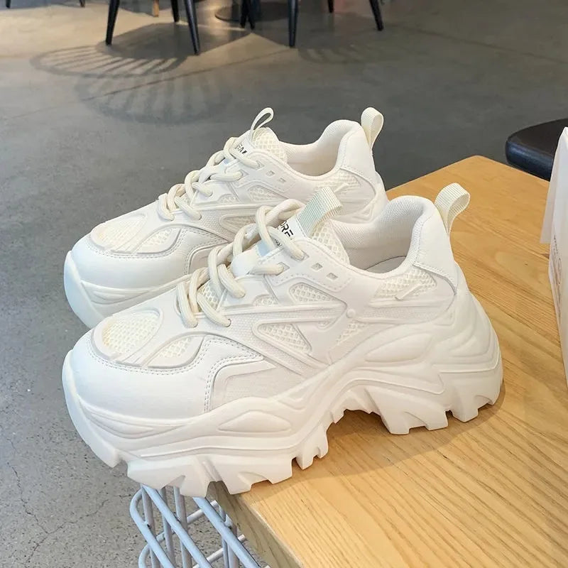 Zapatillas de mujer con plataforma y capellada de malla