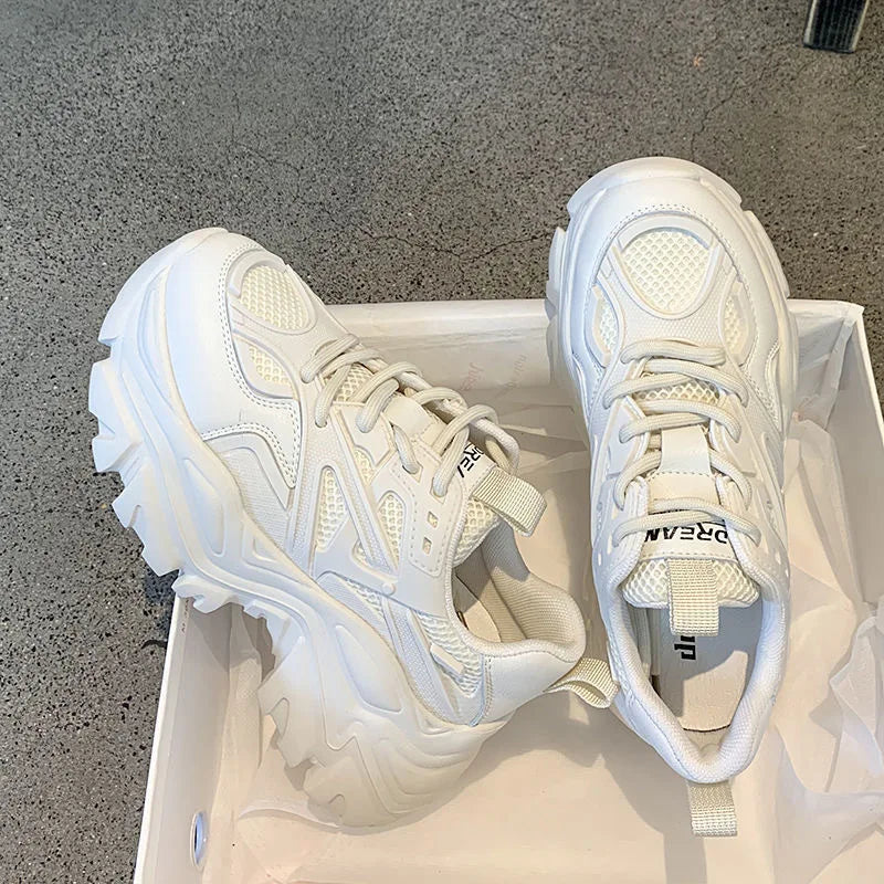 Zapatillas de mujer con plataforma y capellada de malla