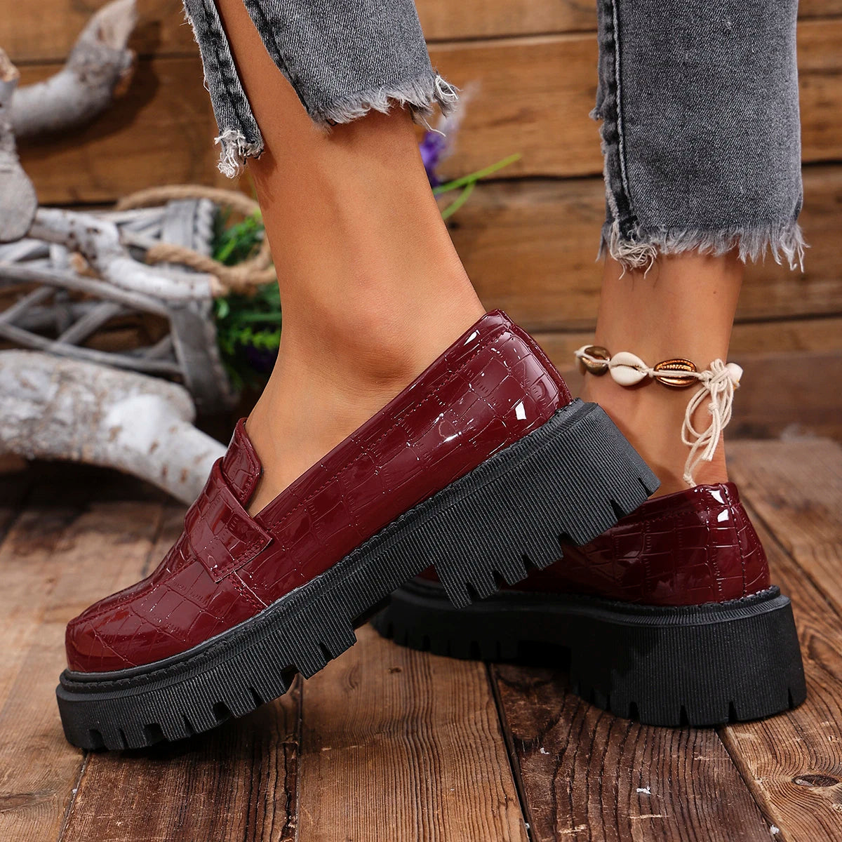 Mocasines de mujer con plataforma y acabado charol