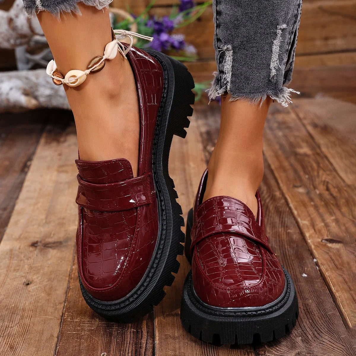 Mocasines de mujer con plataforma y acabado charol