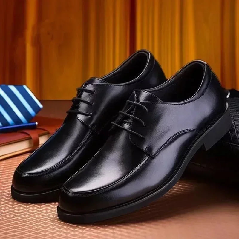 Zapatos de vestir negros de microfibra en dos modelos