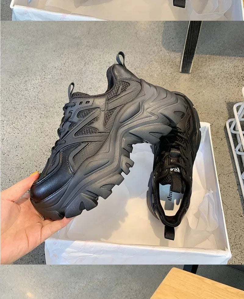 Zapatillas de mujer con plataforma y capellada de malla