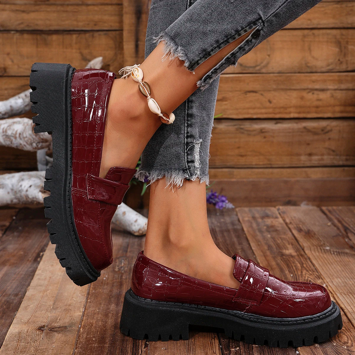 Mocasines de mujer con plataforma y acabado charol