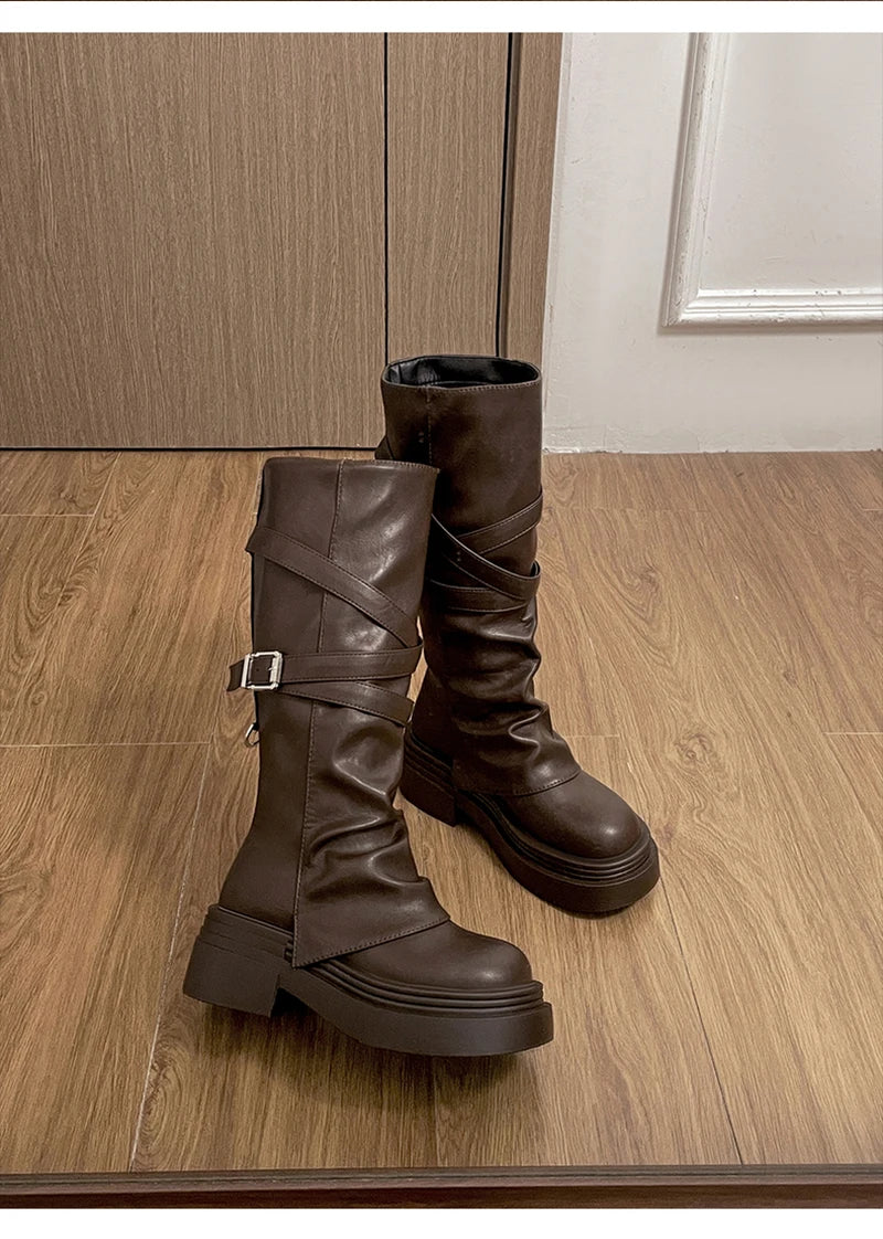 Botas de caña alta con plataforma y taco cuadrado