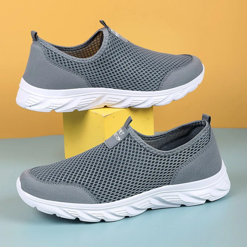 Zapatillas slip on de malla con plantilla textil