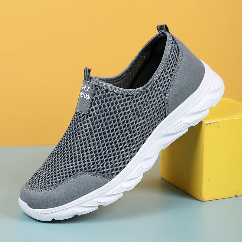 Zapatillas slip on de malla con plantilla textil