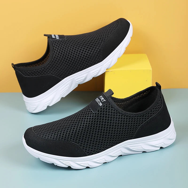 Zapatillas slip on de malla con plantilla textil