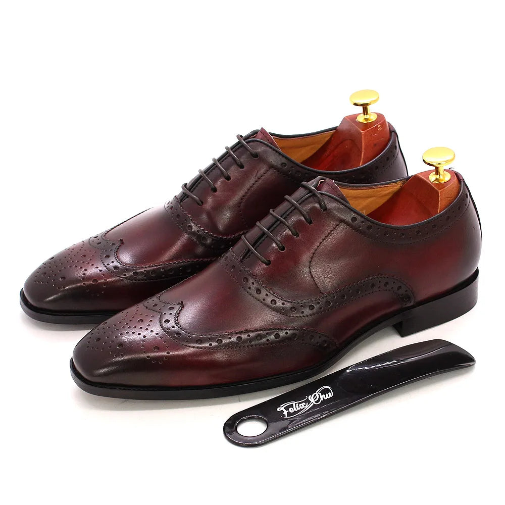 Zapatos Oxford de hombre en cuero con detalles wingtip